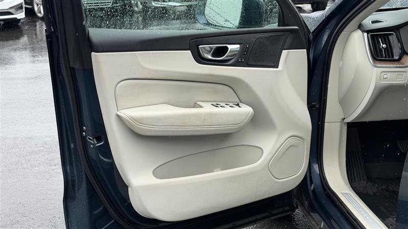Used 2019 Volvo XC60 T6 Inscription w/ Protection Package AWD/4WD image 26