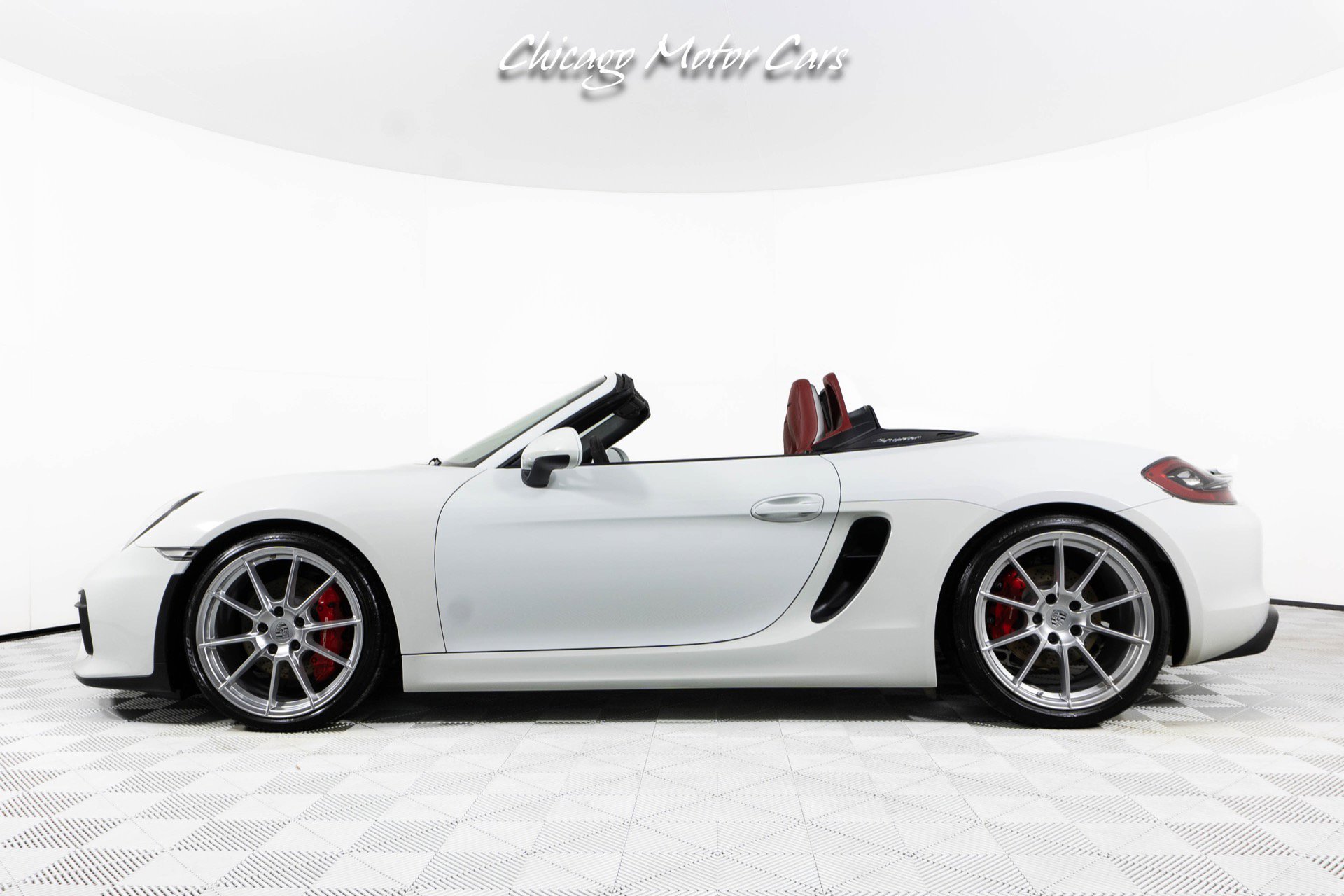 Used 2016 Porsche Boxster Spyder image 2