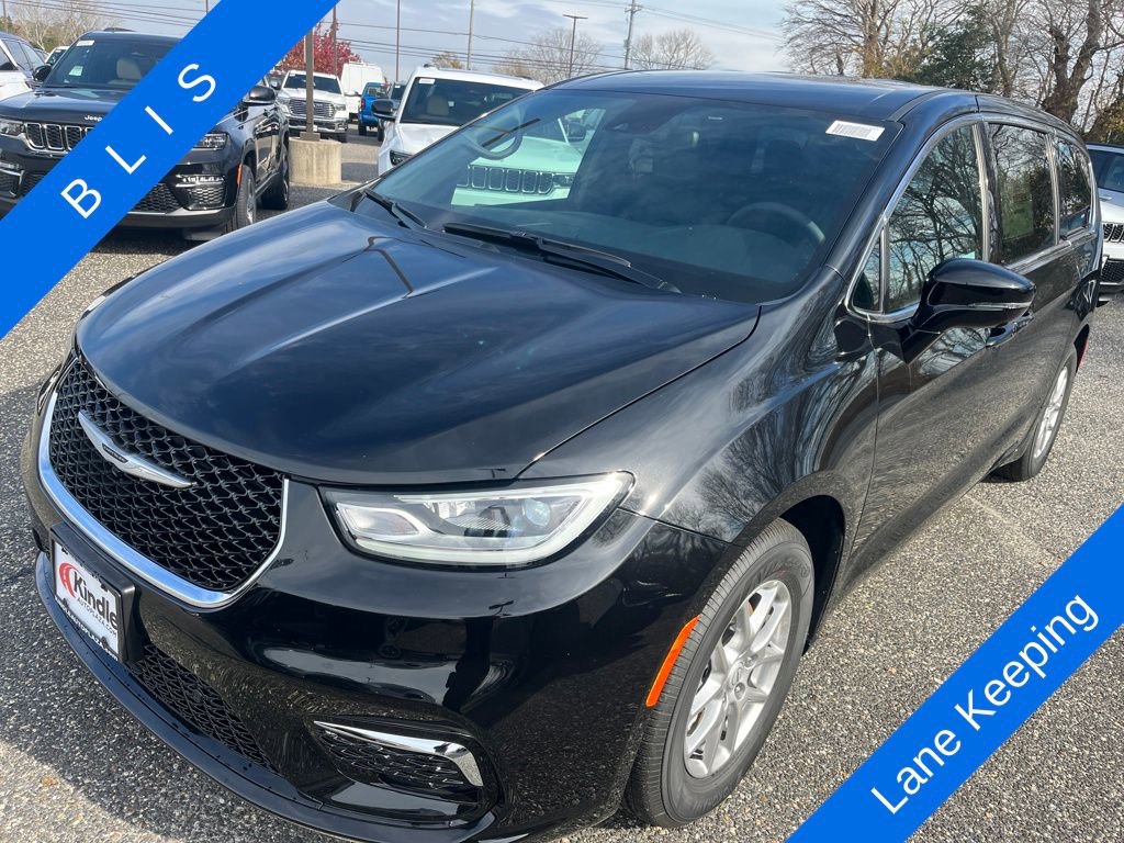 New 2026 Chrysler Pacifica Select image 4