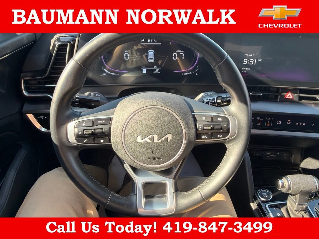 Used 2025 Kia Sportage EX FWD image 19