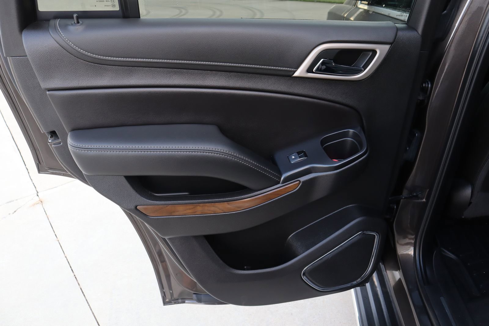 Used 2019 GMC Yukon Denali RWD image 18