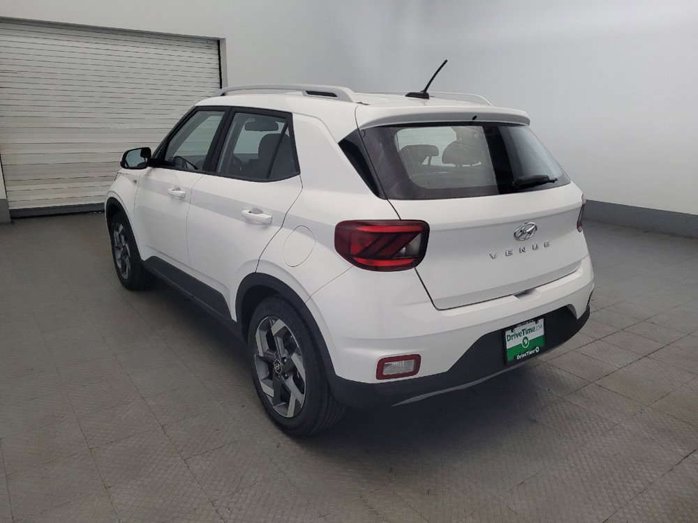 Used 2023 Hyundai Venue SEL image 5