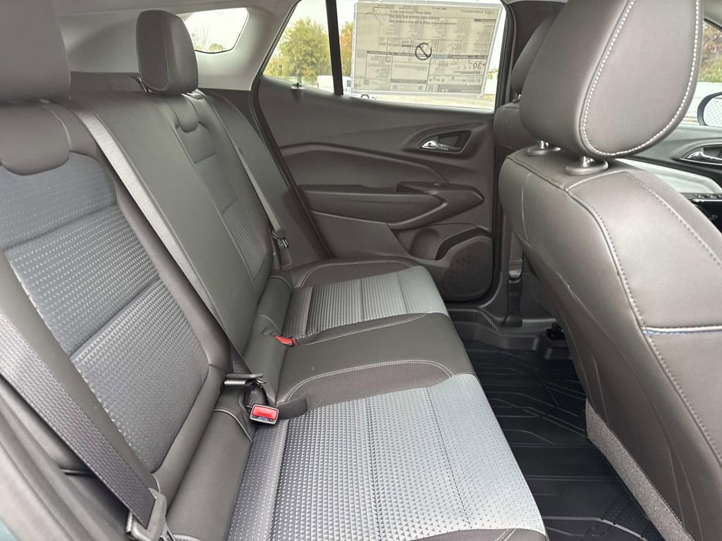 New 2026 Chevrolet Trax LT w/ Driver Confidence Package image 9