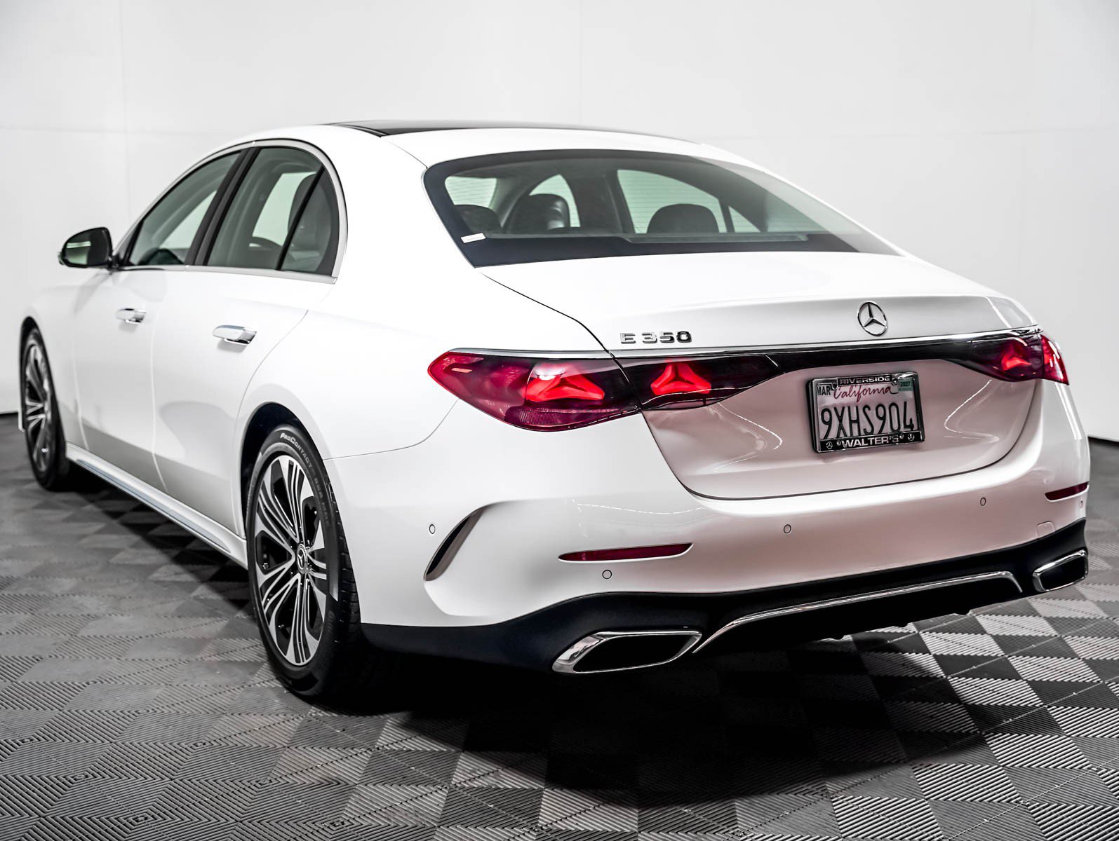Used 2026 Mercedes-Benz E 350 Sedan image 2