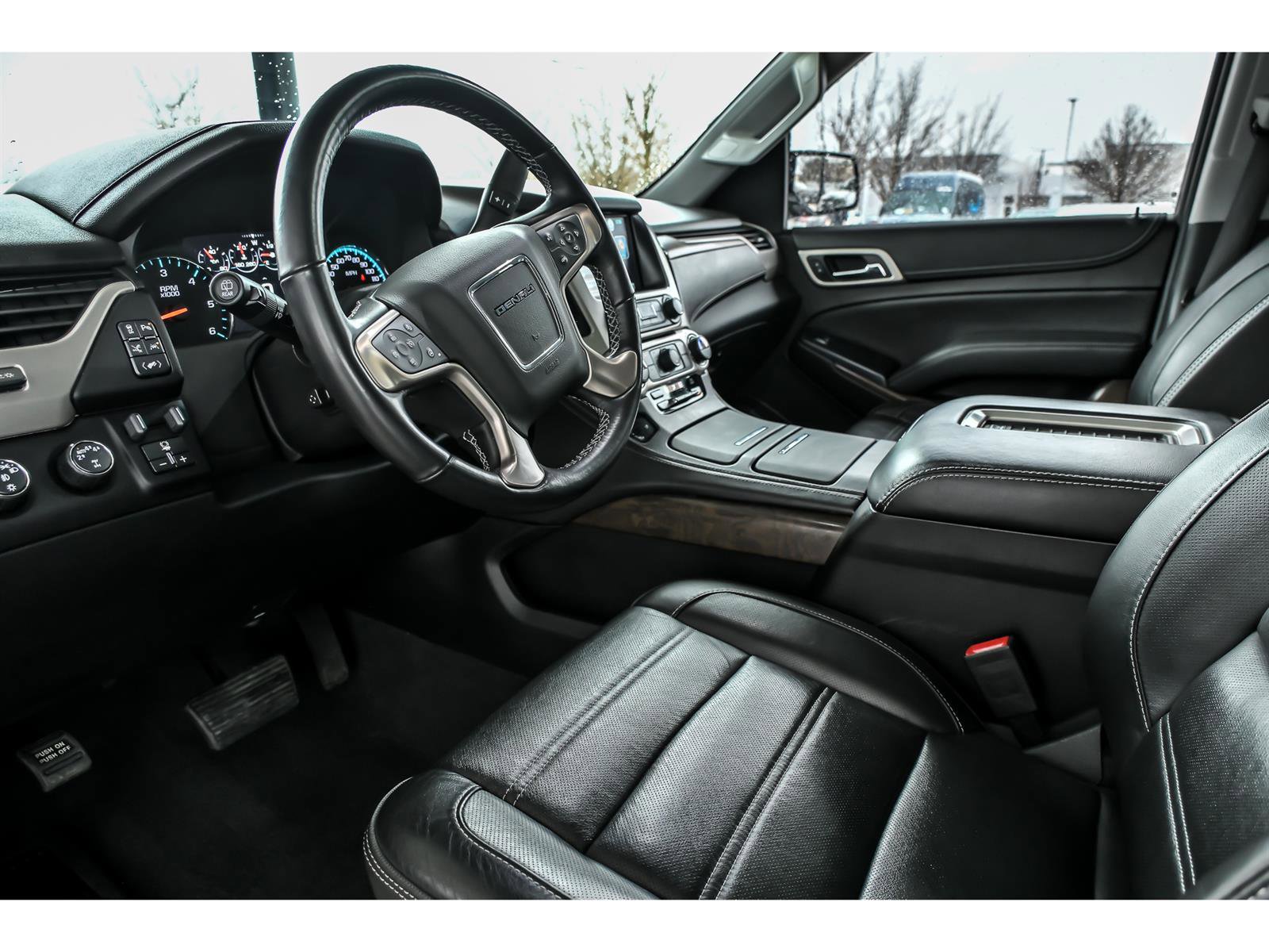 Used 2019 GMC Yukon Denali w/ Denali Ultimate Package image 10