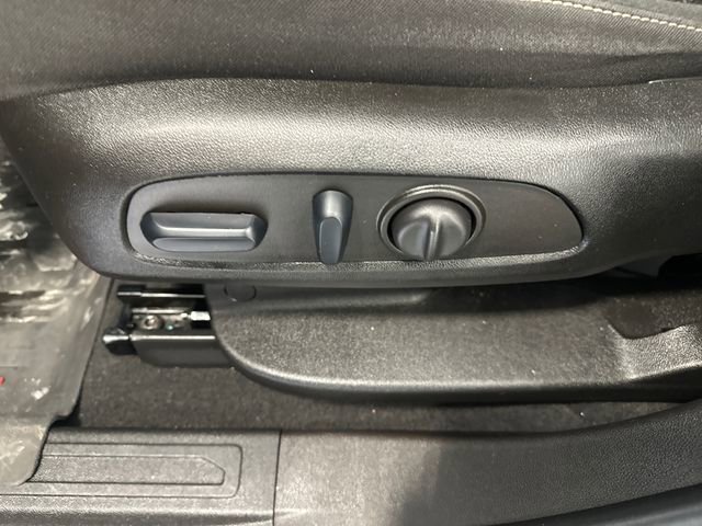 Used 2023 GMC Acadia SLE w/ Driver Convenience Package image 29