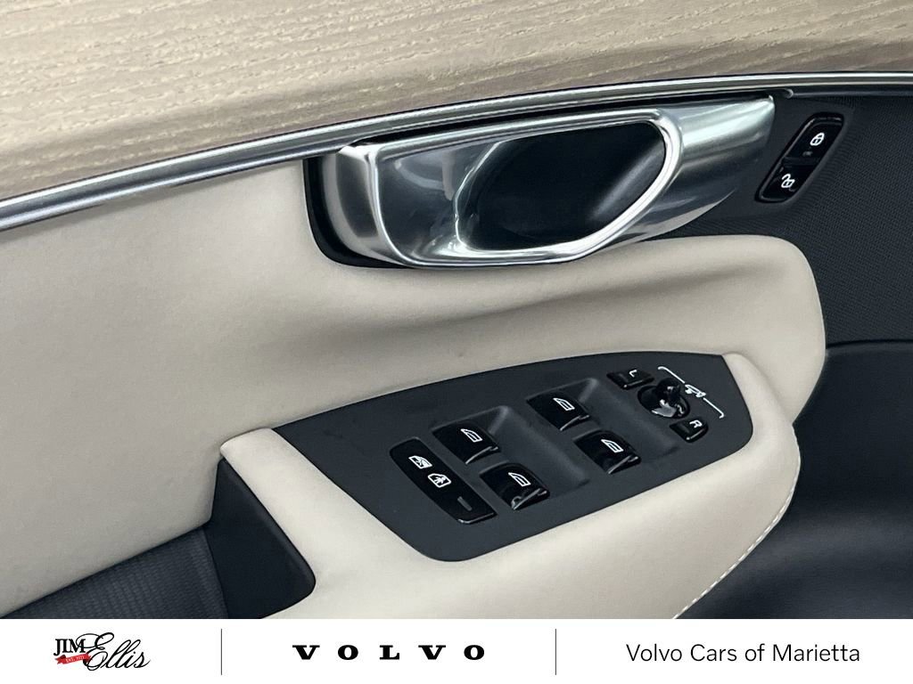 New 2026 Volvo XC90 B6 Plus w/ Protection Package Premier image 13
