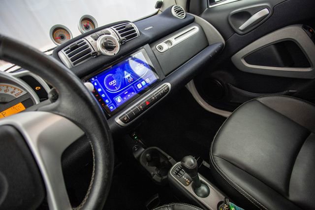 Used 2013 smart fortwo Coupe image 41