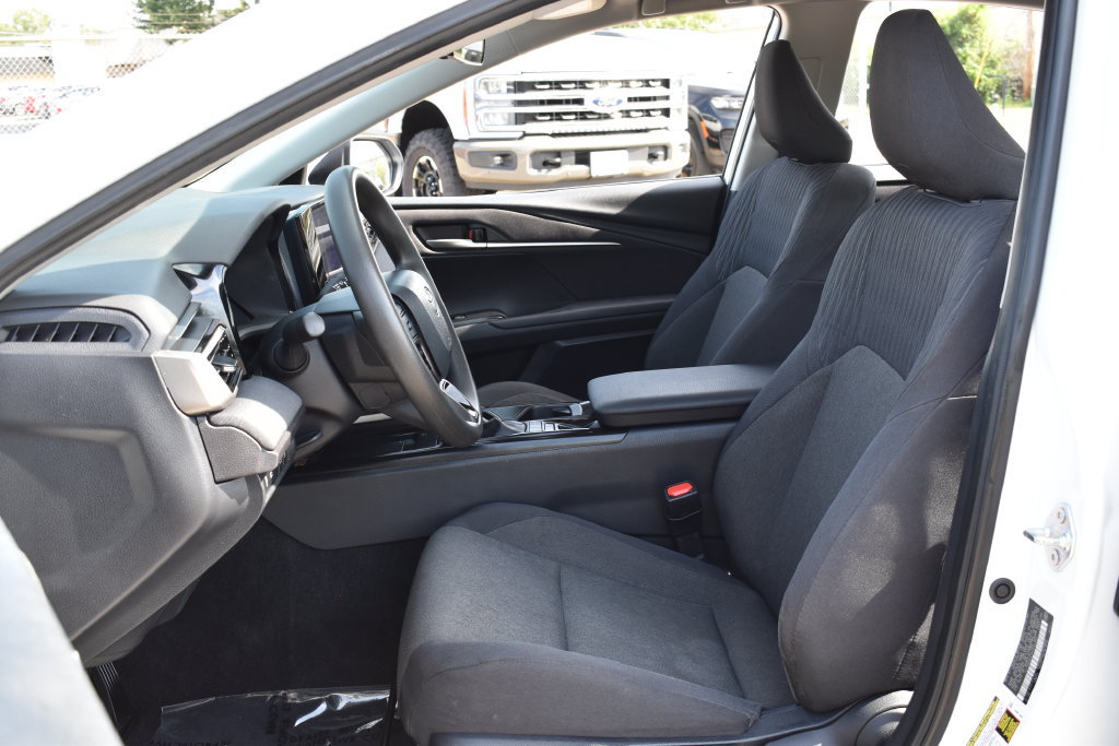 Used 2025 Toyota Camry LE FWD image 29