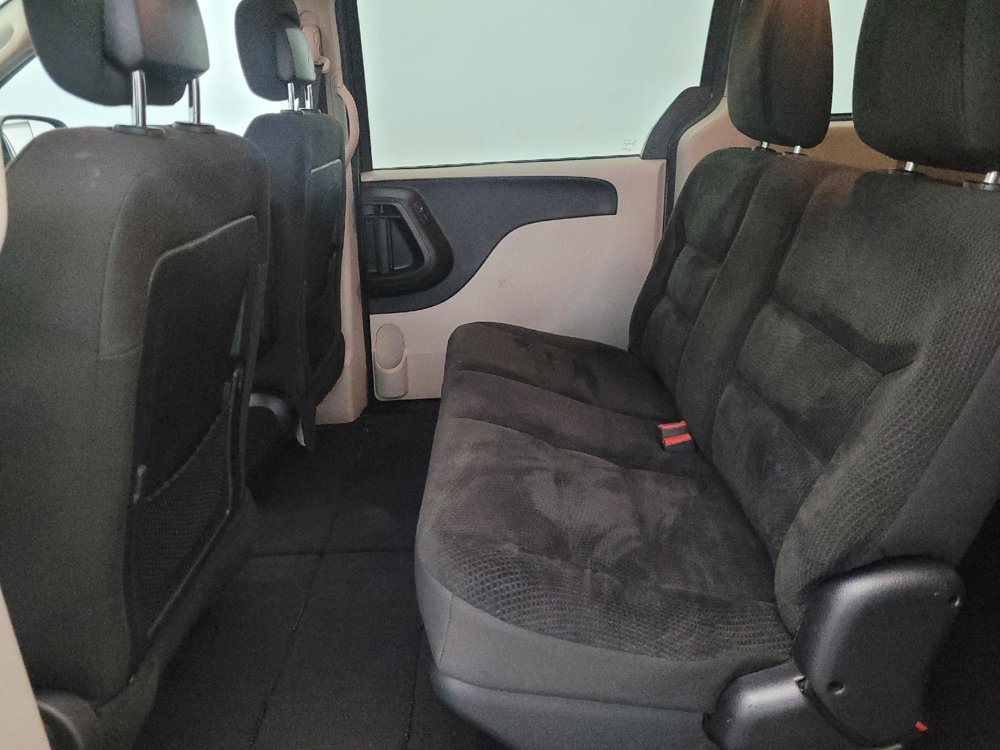 Used 2018 Dodge Grand Caravan SE image 18