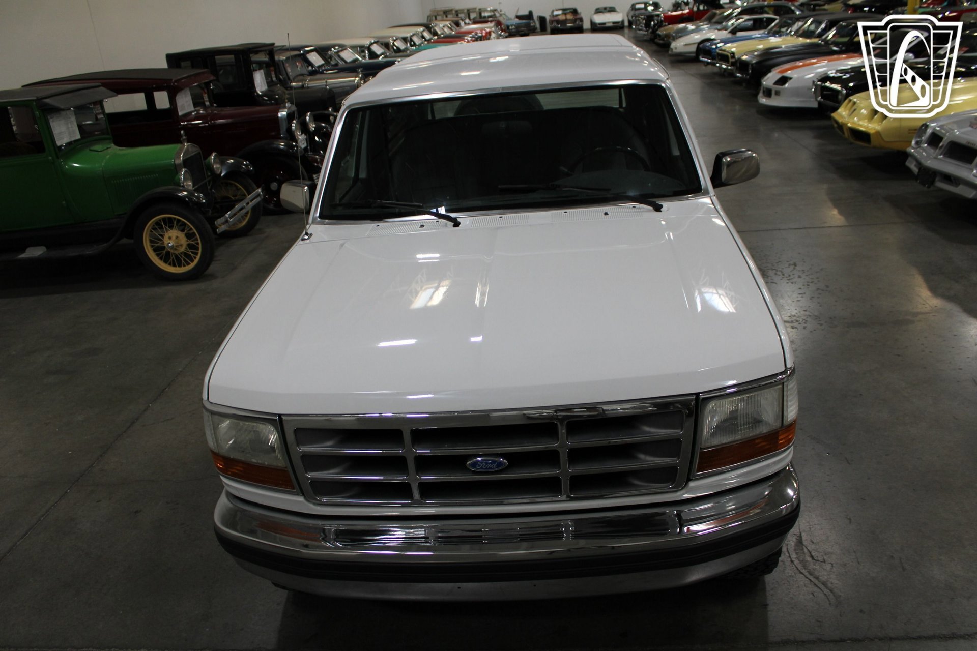 Used 1992 Ford Bronco XLT image 3