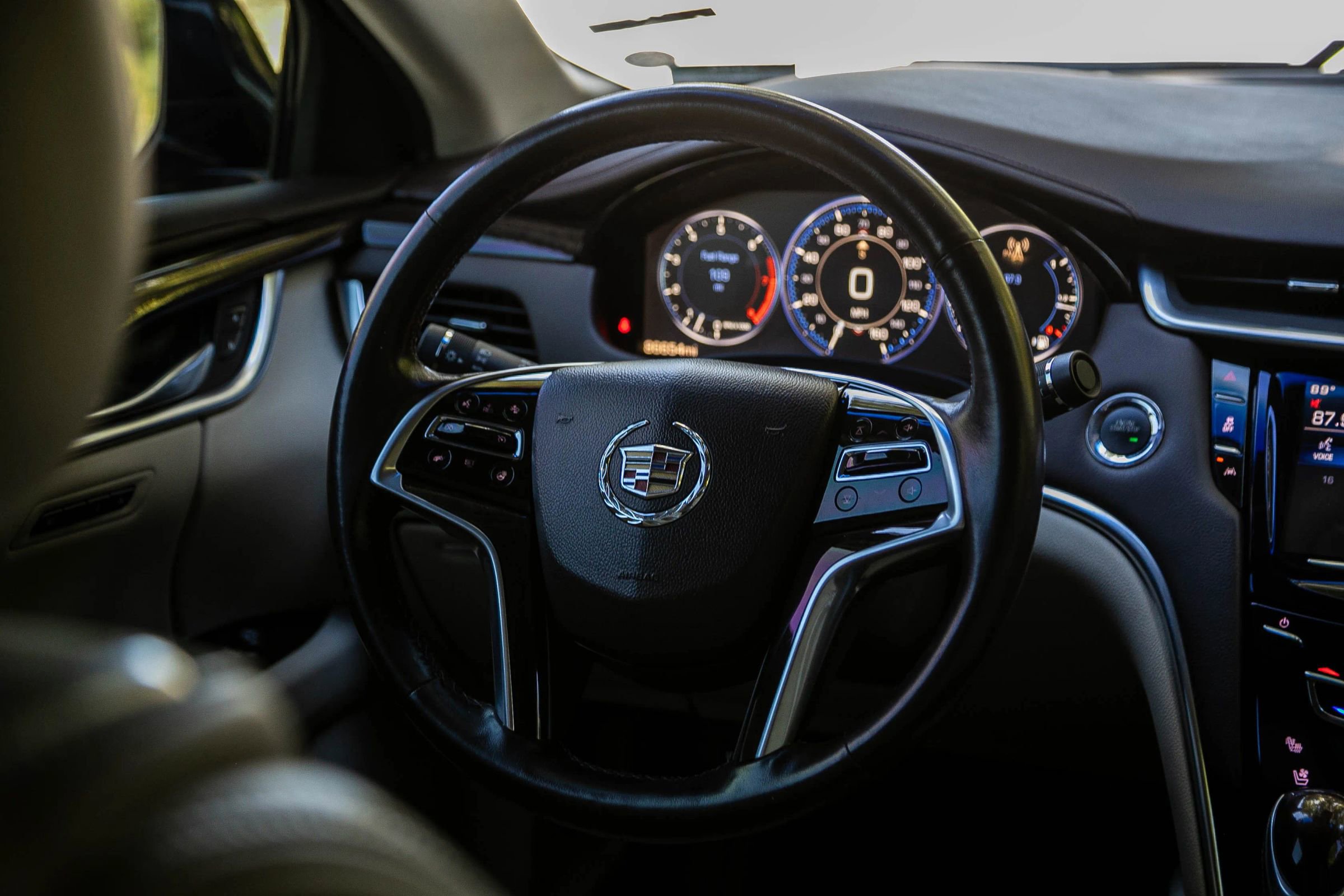 Used 2015 Cadillac XTS Premium FWD image 29