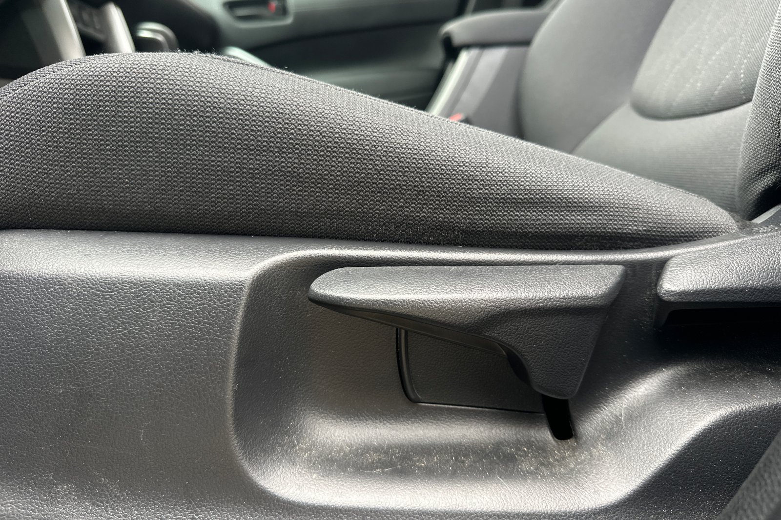Used 2023 Toyota Corolla Cross LE w/ Moonroof Package FWD image 13