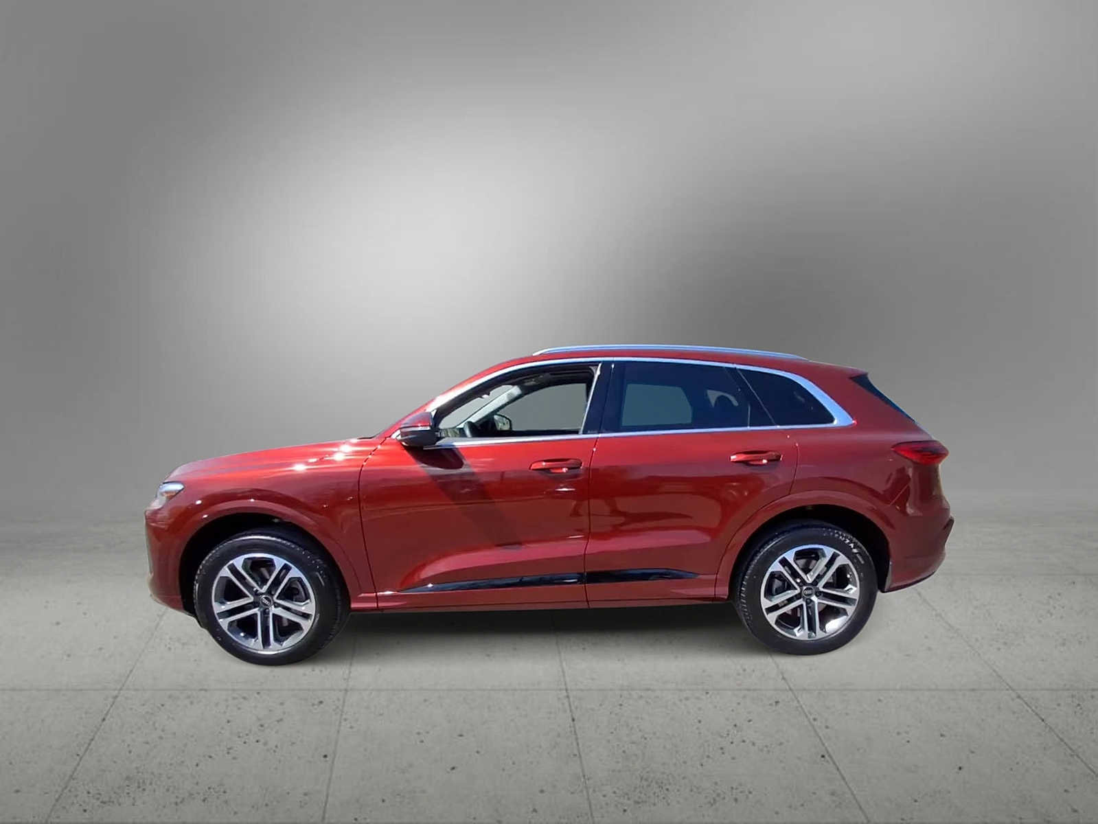 Certified 2025 Audi Q5 Premium w/ Premium Plus AWD/4WD image 5
