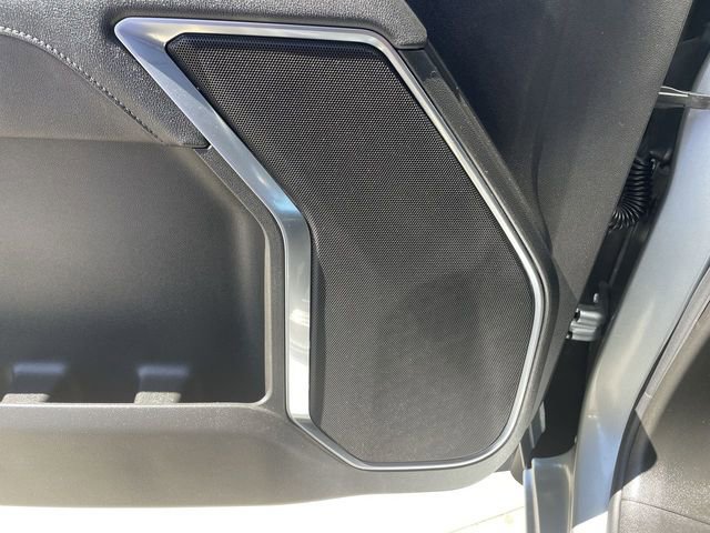 Used 2025 Chevrolet Silverado 2500 LT w/ Convenience Package image 24