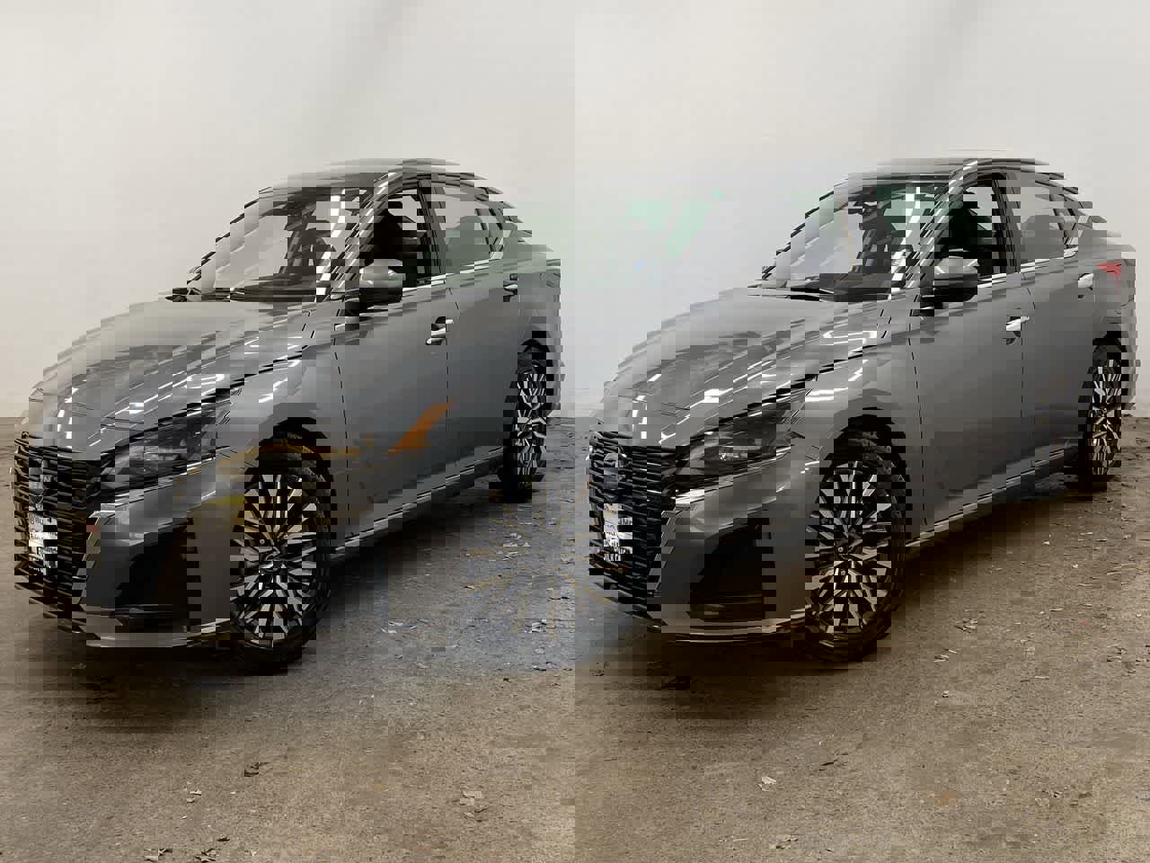 Used 2023 Nissan Altima 2.5 SV image 1