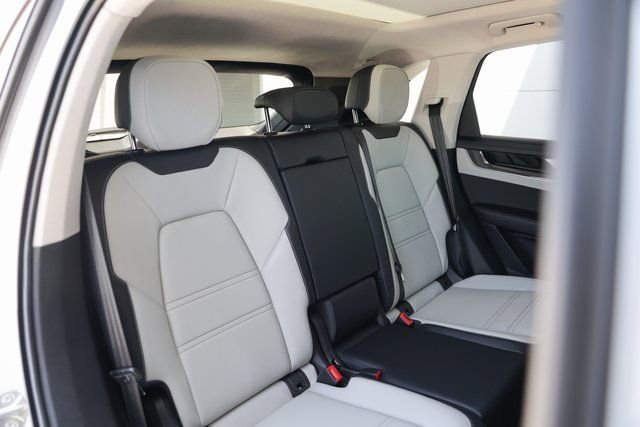 New 2025 Porsche Cayenne Turbo image 27