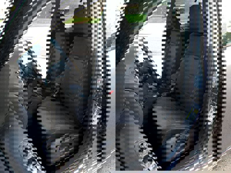 Used 2011 Volkswagen Golf TDI image 18