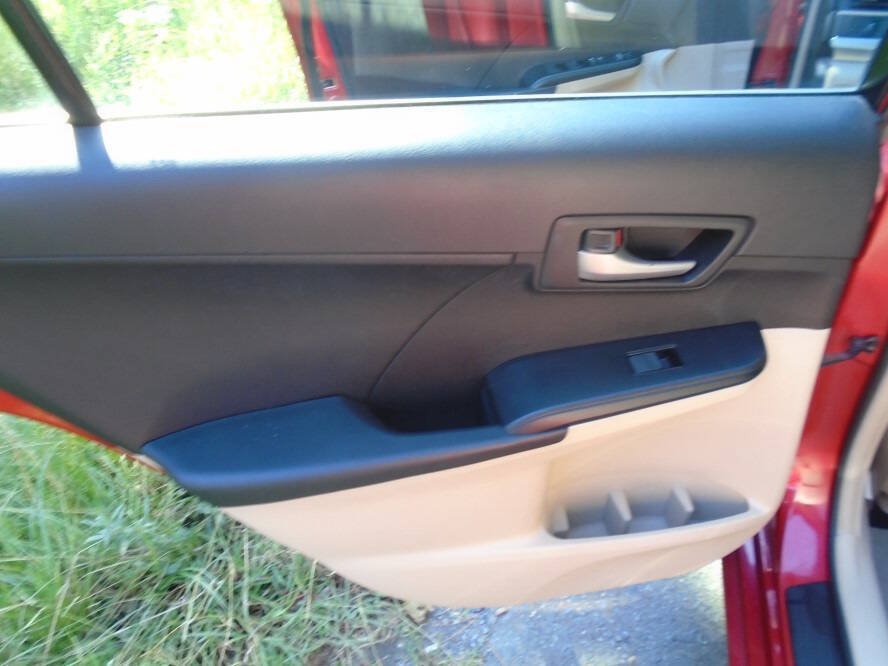Used 2012 Toyota Camry LE FWD image 18