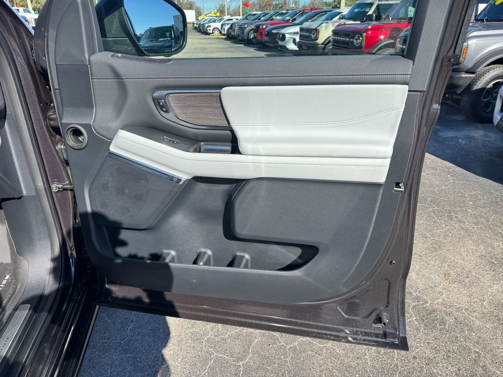 New 2025 Ford Expedition Max Platinum w/ Platinum Ultimate Package image 19