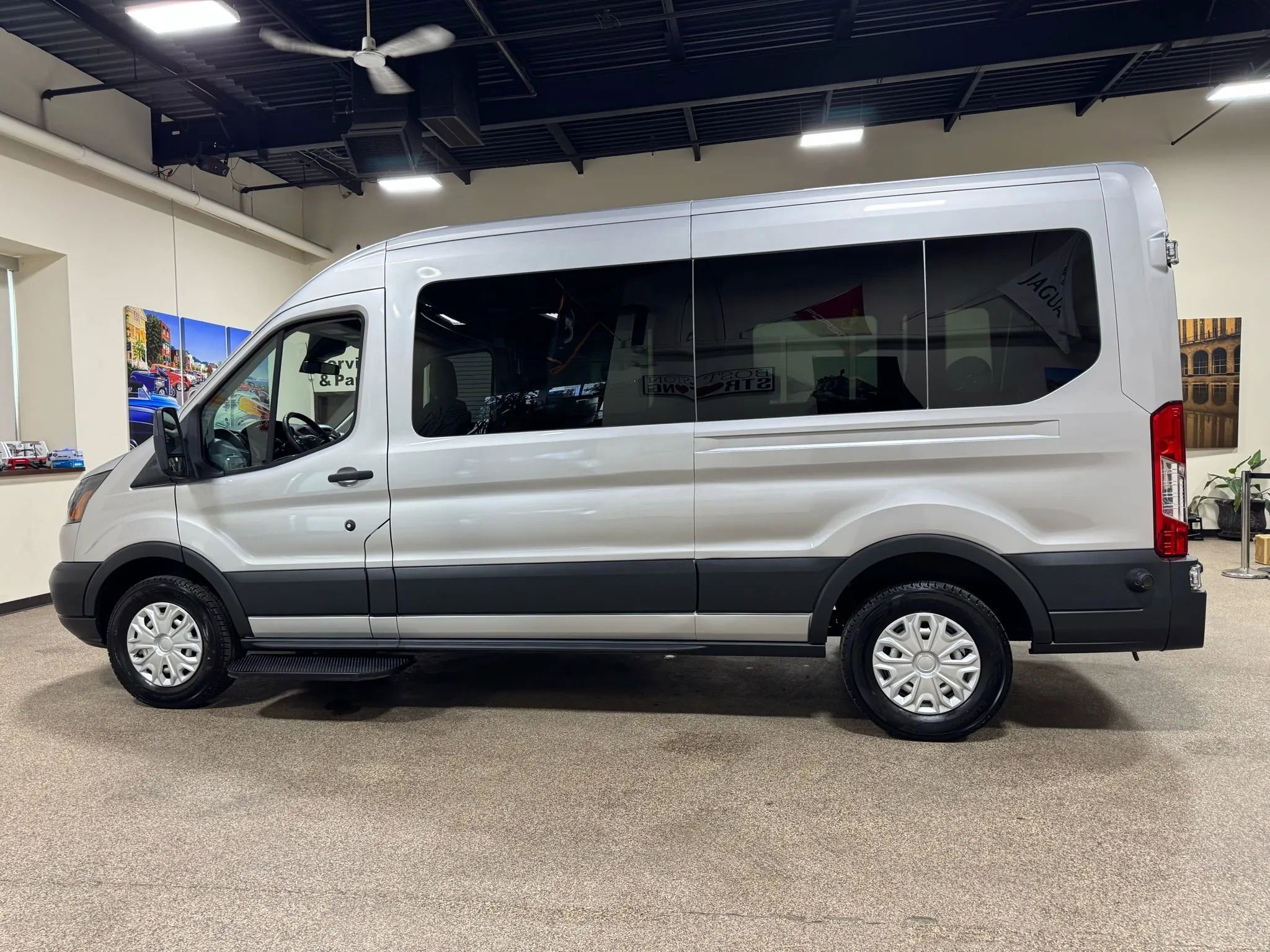 Used 2018 Ford Transit 250 148 Medium Roof image 9