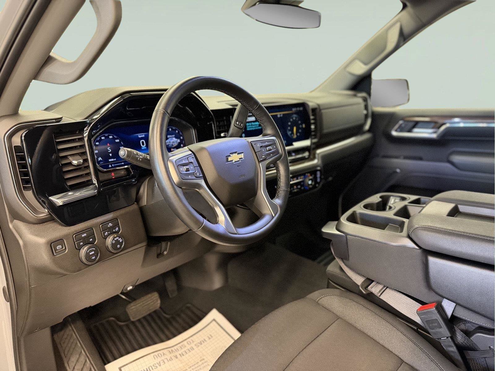Used 2024 Chevrolet Silverado 1500 LT AWD/4WD image 22