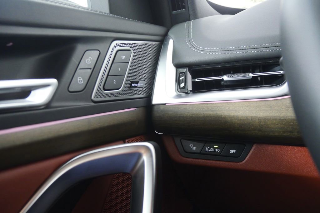 Used 2026 BMW X1 xDrive28i w/ Technology Package image 18