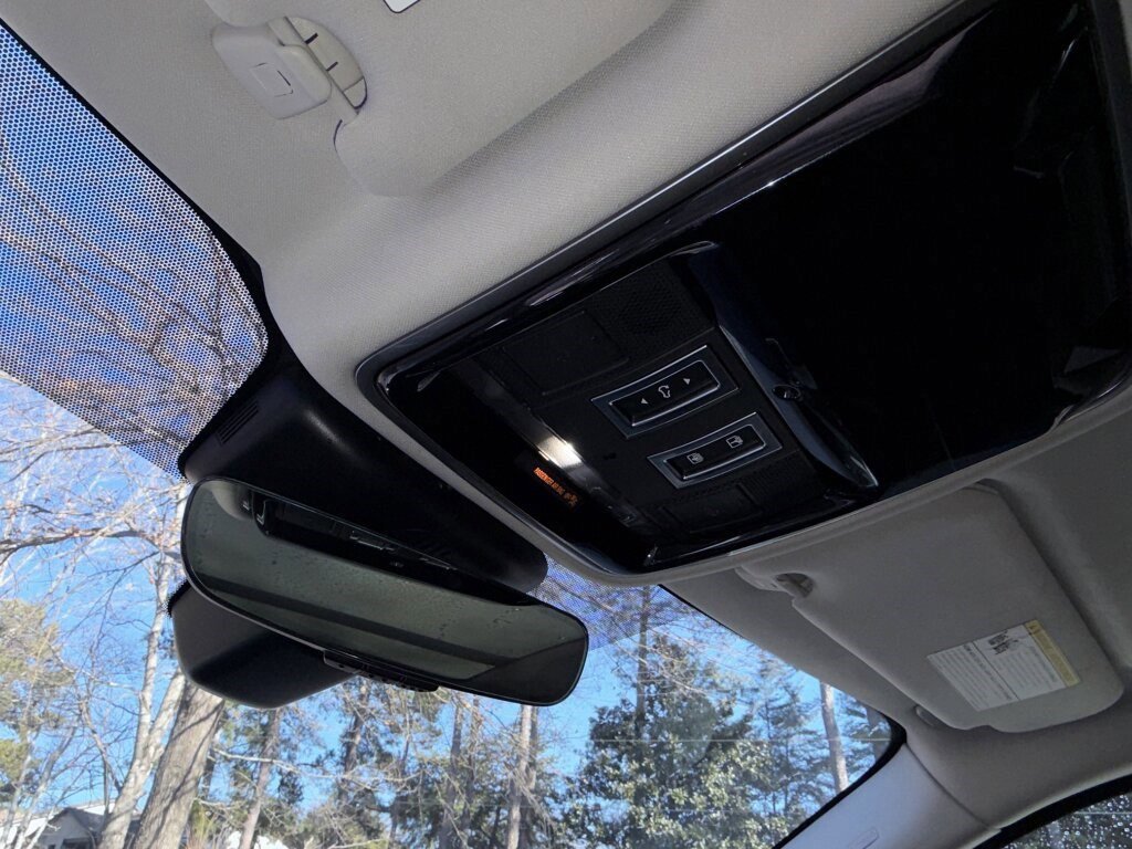 Used 2018 Land Rover Range Rover Velar S image 21