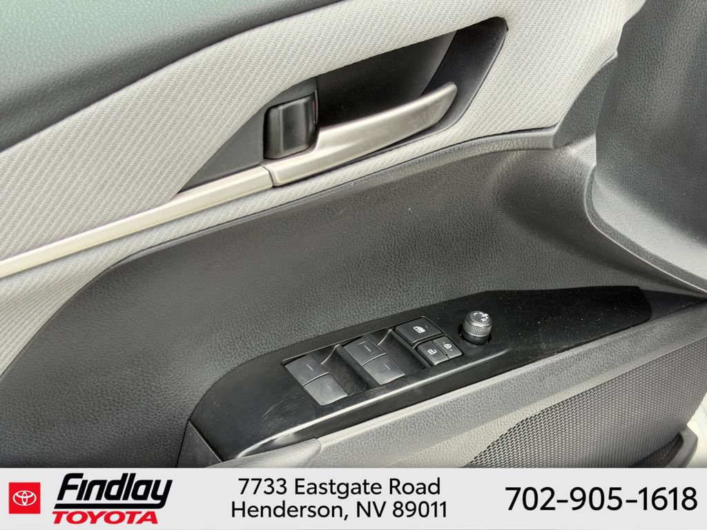 Used 2025 Toyota Camry SE AWD/4WD image 21