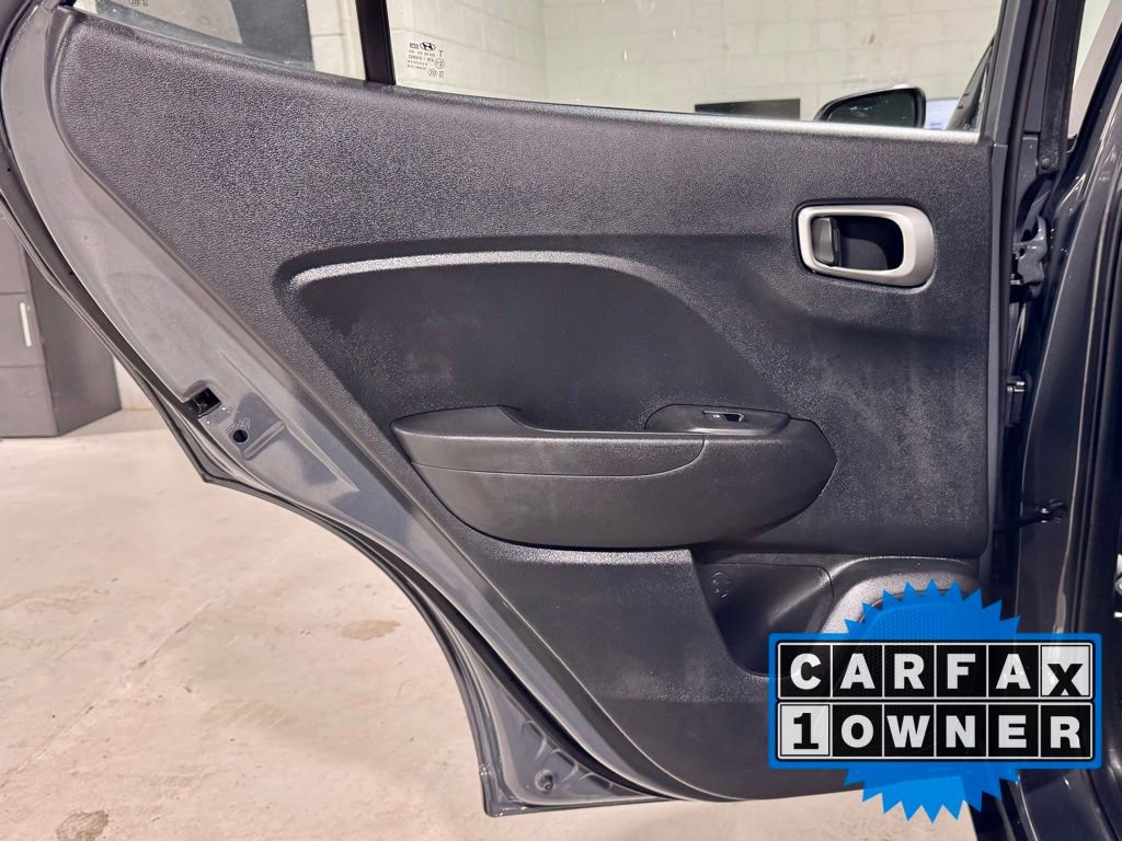 Used 2024 Hyundai Venue SEL image 26