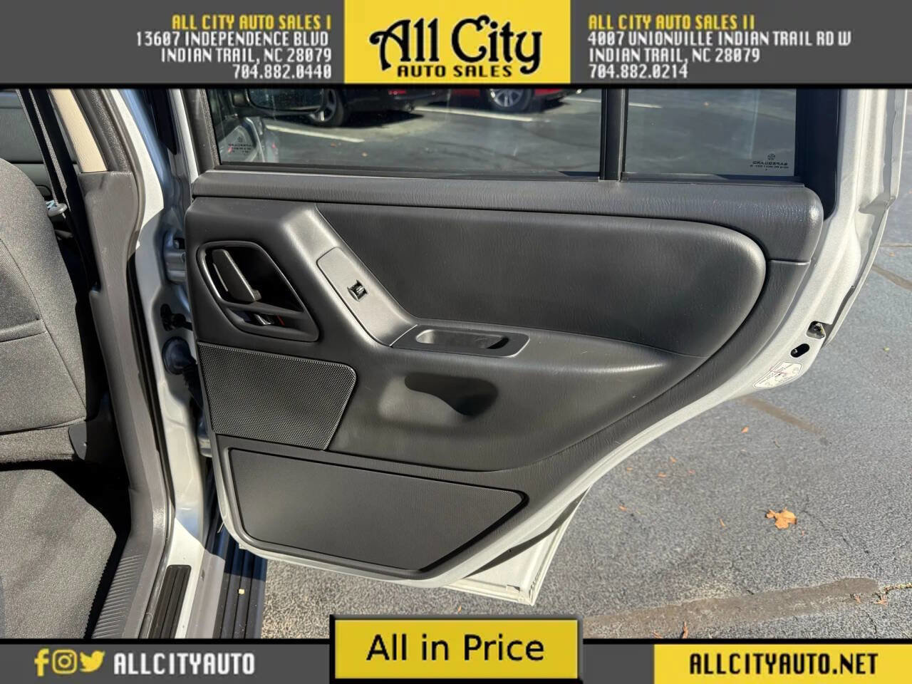 Used 2004 Jeep Grand Cherokee Laredo w/ Convenience Group image 16