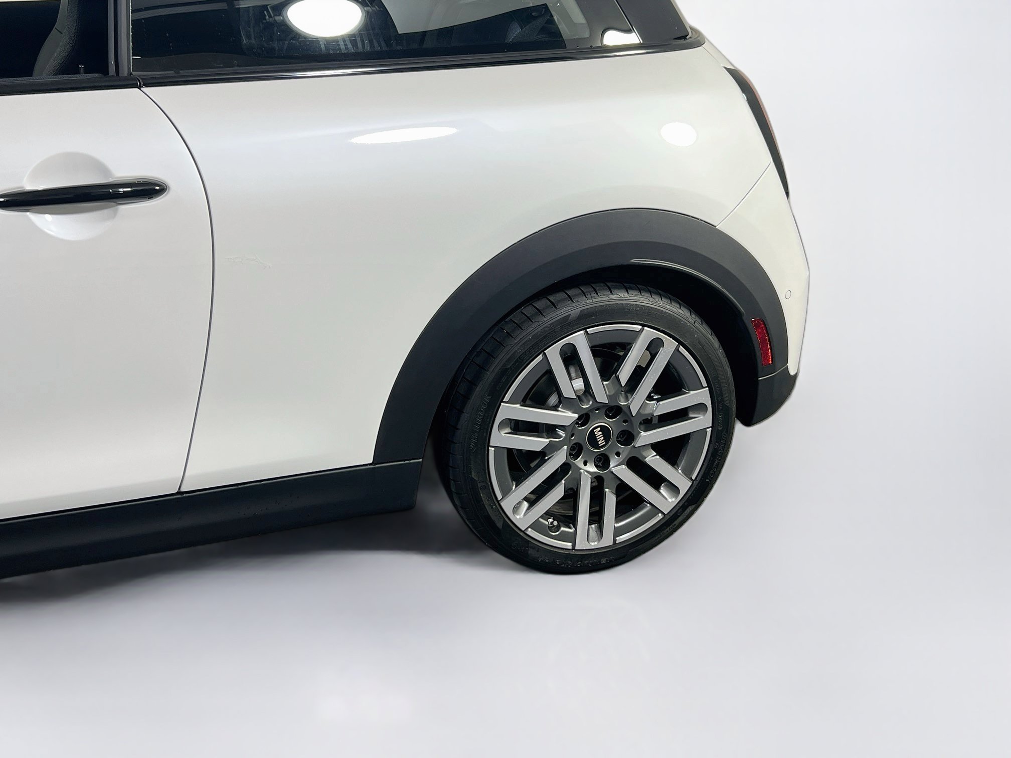 Used 2025 MINI Cooper 2-Door Hardtop FWD image 30