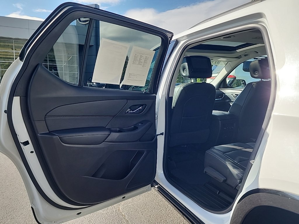 Used 2019 Chevrolet Traverse Premier w/ Redline Edition AWD/4WD image 15