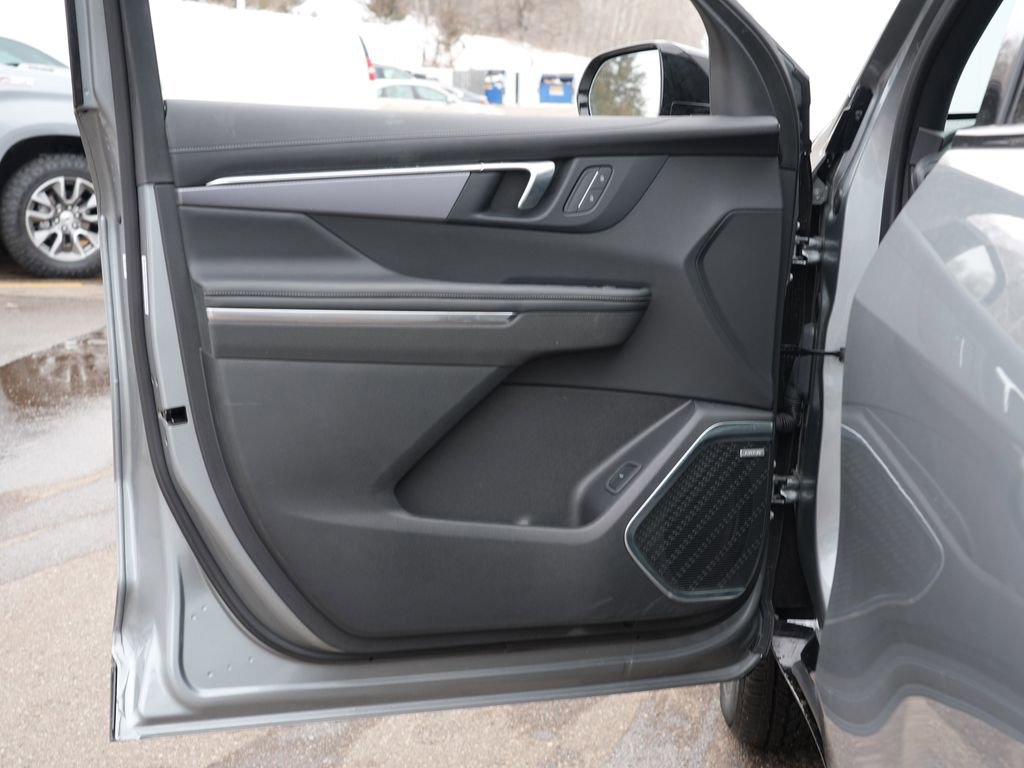 Used 2025 Buick Enclave Sport Touring image 14