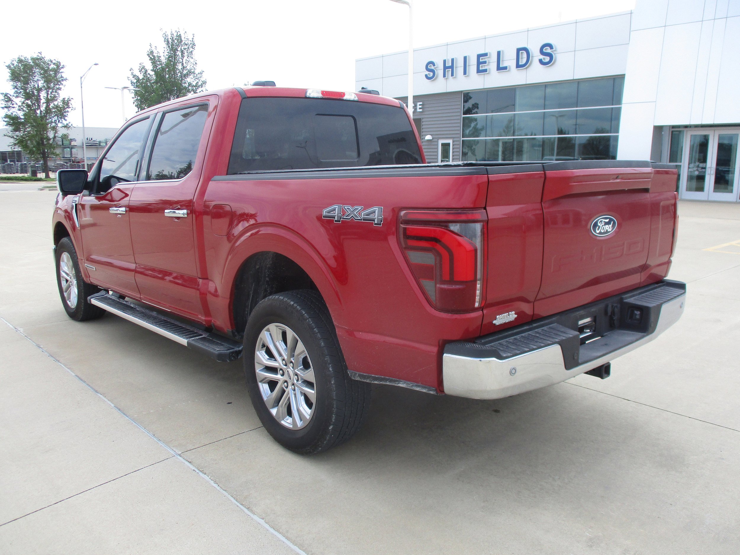 Used 2024 Ford F150 Lariat w/ Bed Utility Package AWD/4WD image 4
