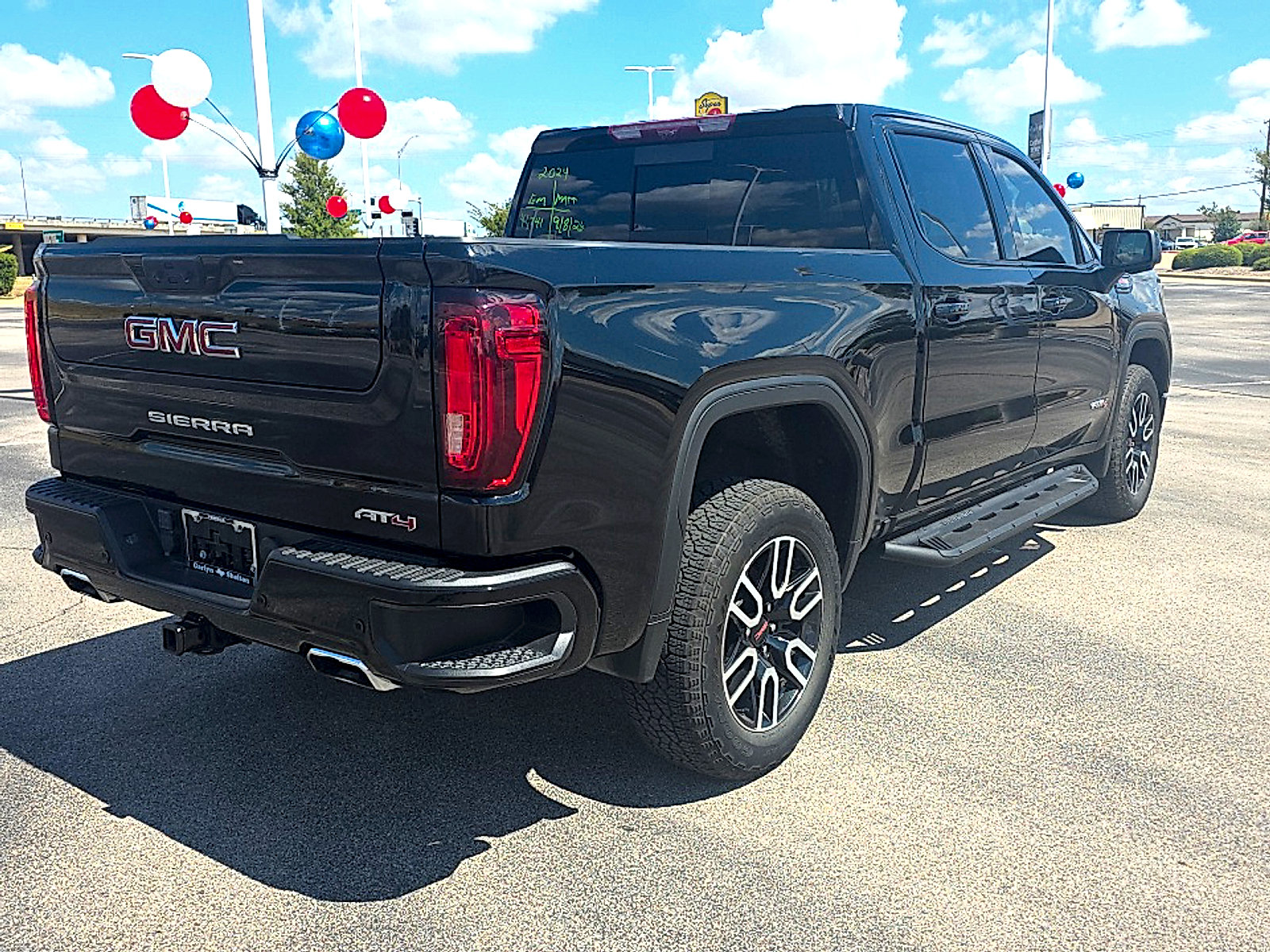 Used 2024 GMC Sierra 1500 AT4 w/ Technology Package AWD/4WD image 19