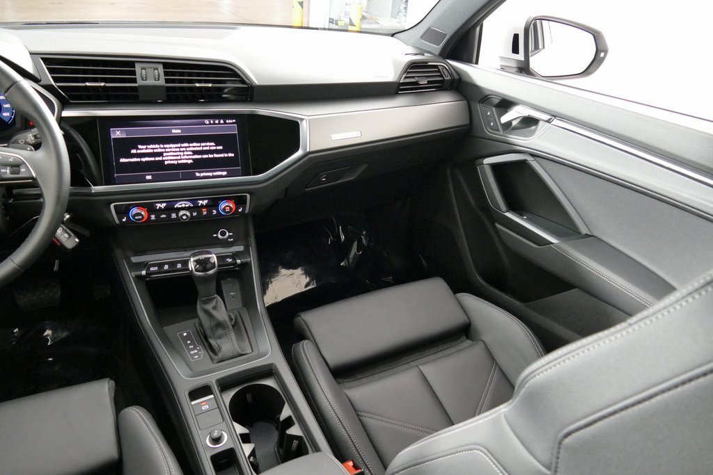Certified 2025 Audi Q3 2.0T Premium w/ Black Optic Sport Package image 25