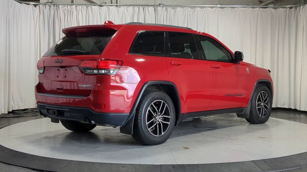 Used 2018 Jeep Grand Cherokee Trailhawk w/ Trailhawk Luxury Group AWD/4WD image 10