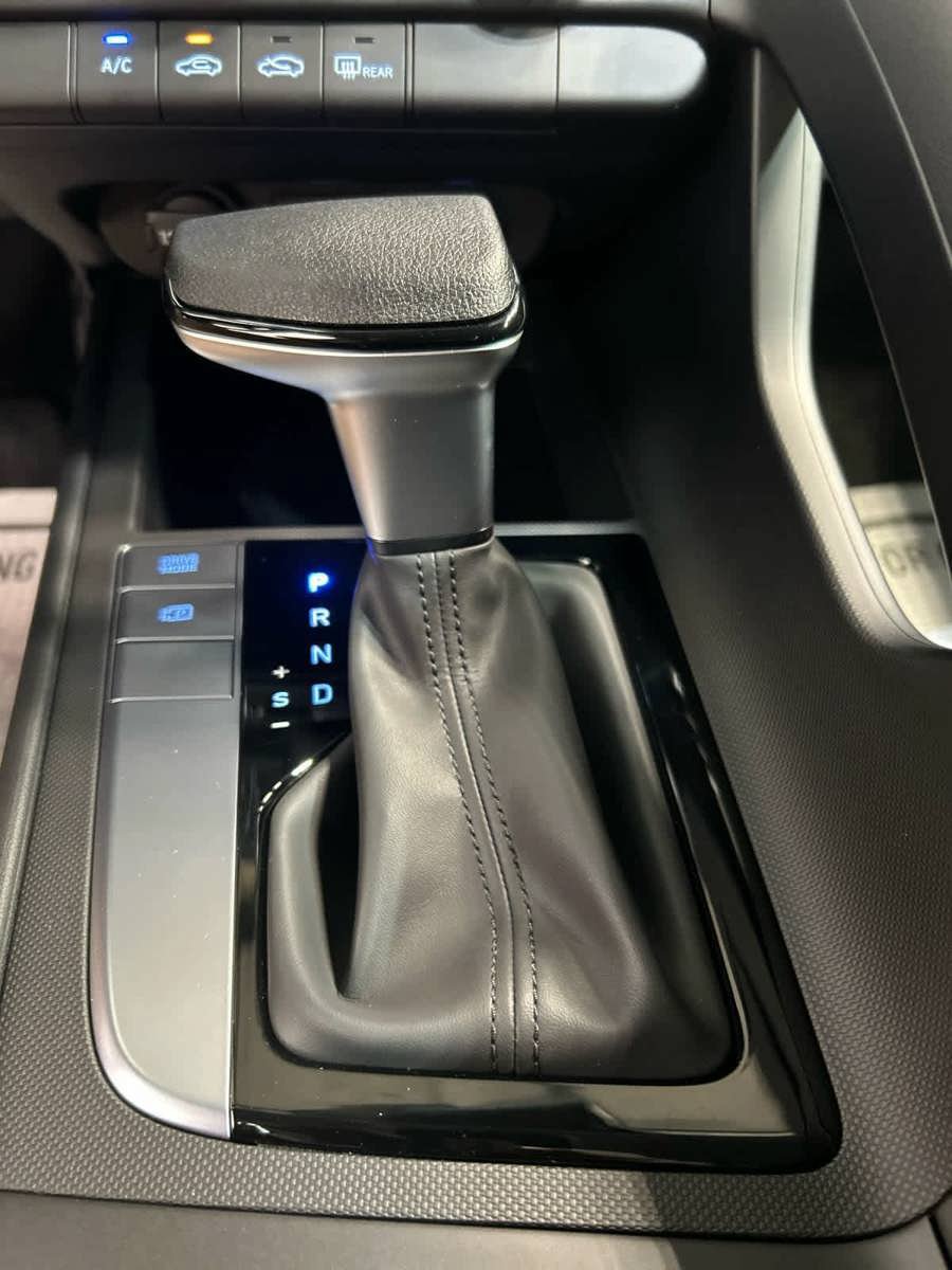New 2026 Hyundai Elantra SE FWD image 7