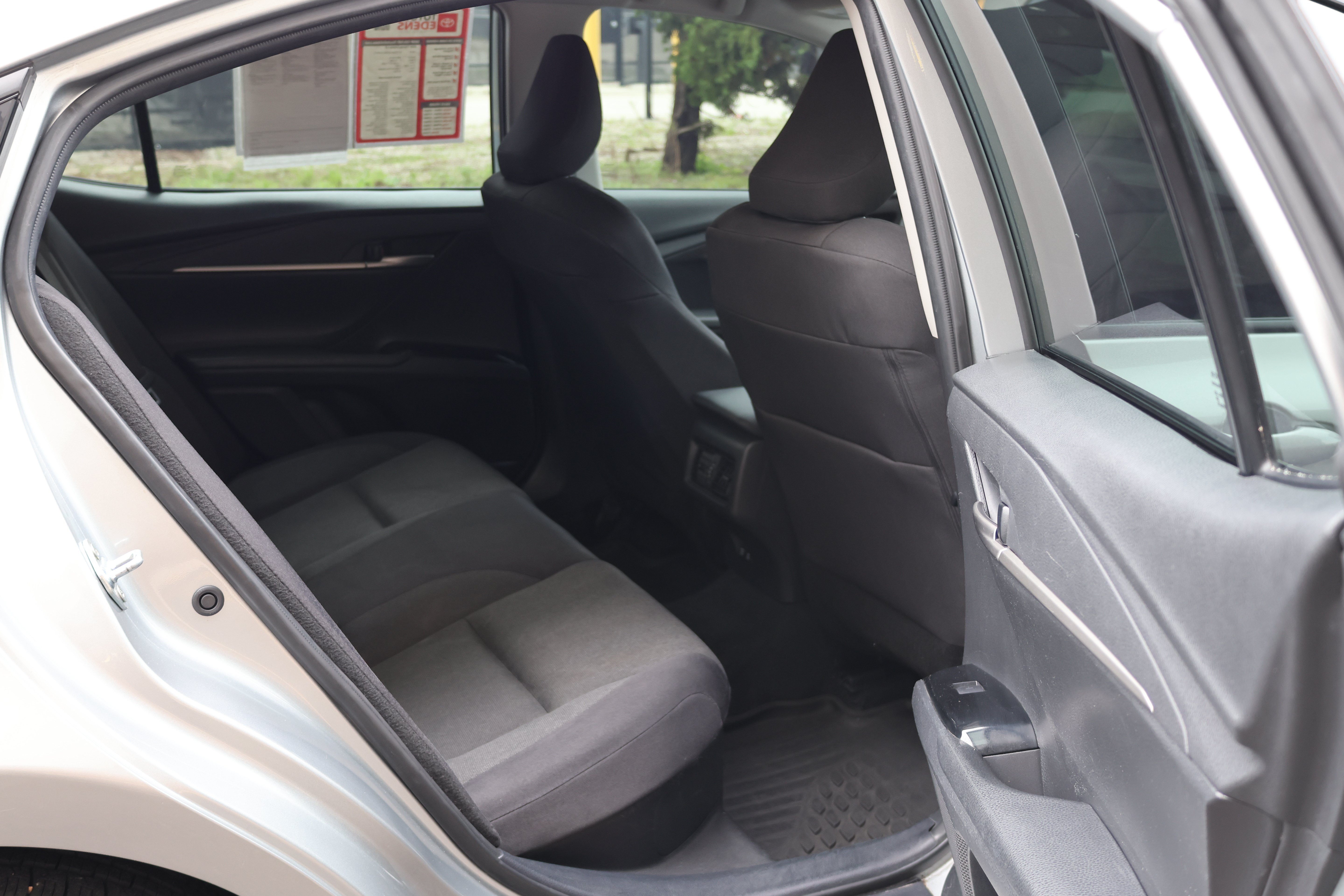Used 2025 Toyota Camry LE FWD image 19
