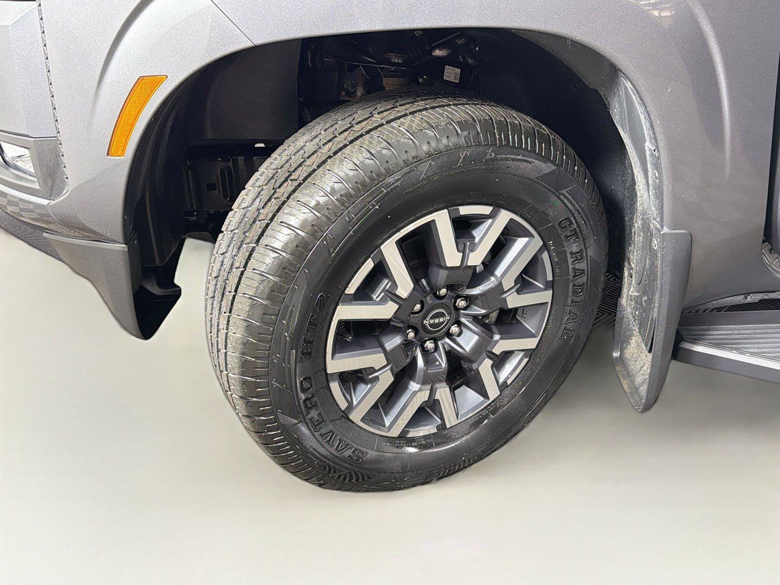 Used 2025 Nissan Frontier SL AWD/4WD image 38
