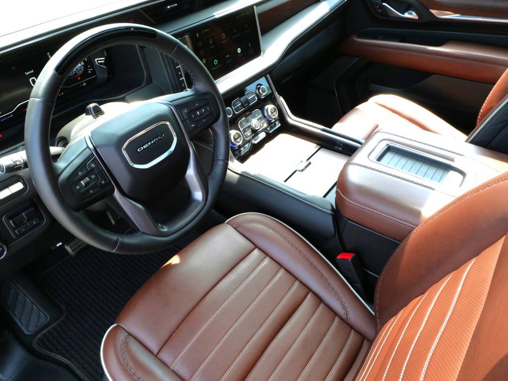 Used 2024 GMC Yukon Denali Ultimate AWD/4WD image 11