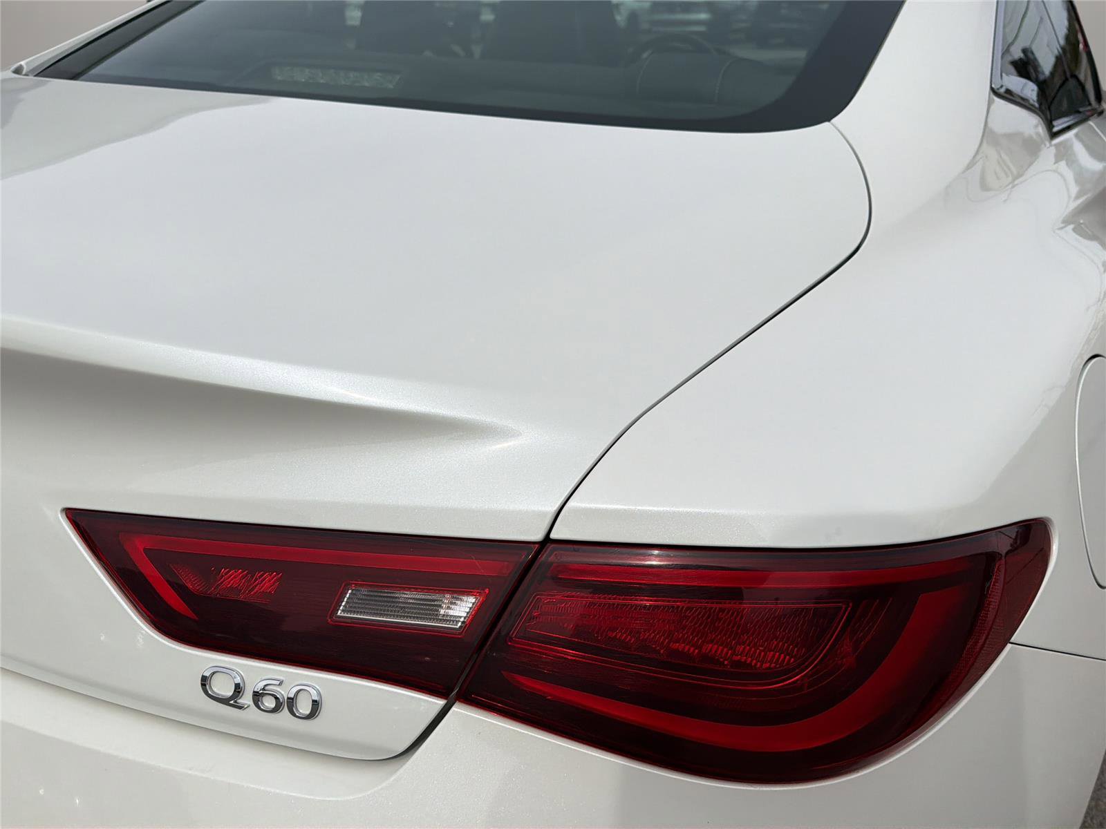 Used 2018 INFINITI Q60 3.0t Luxe w/ Sensory Package 3.0T Luxe image 14