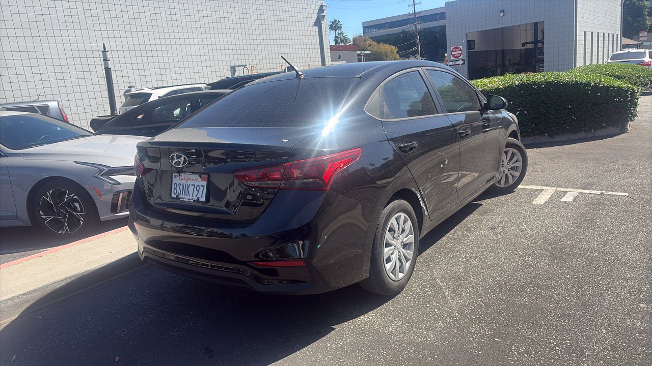 Used 2019 Hyundai Accent SE FWD image 2