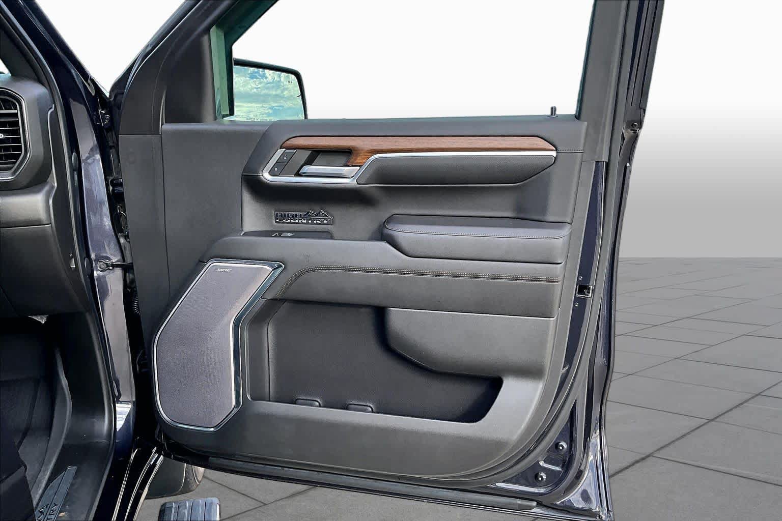 Used 2022 Chevrolet Silverado 1500 High Country w/ High Country Premium Package AWD/4WD image 23
