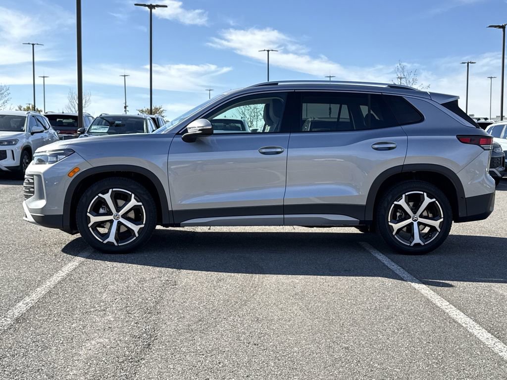 New 2026 Volkswagen Tiguan SE image 2