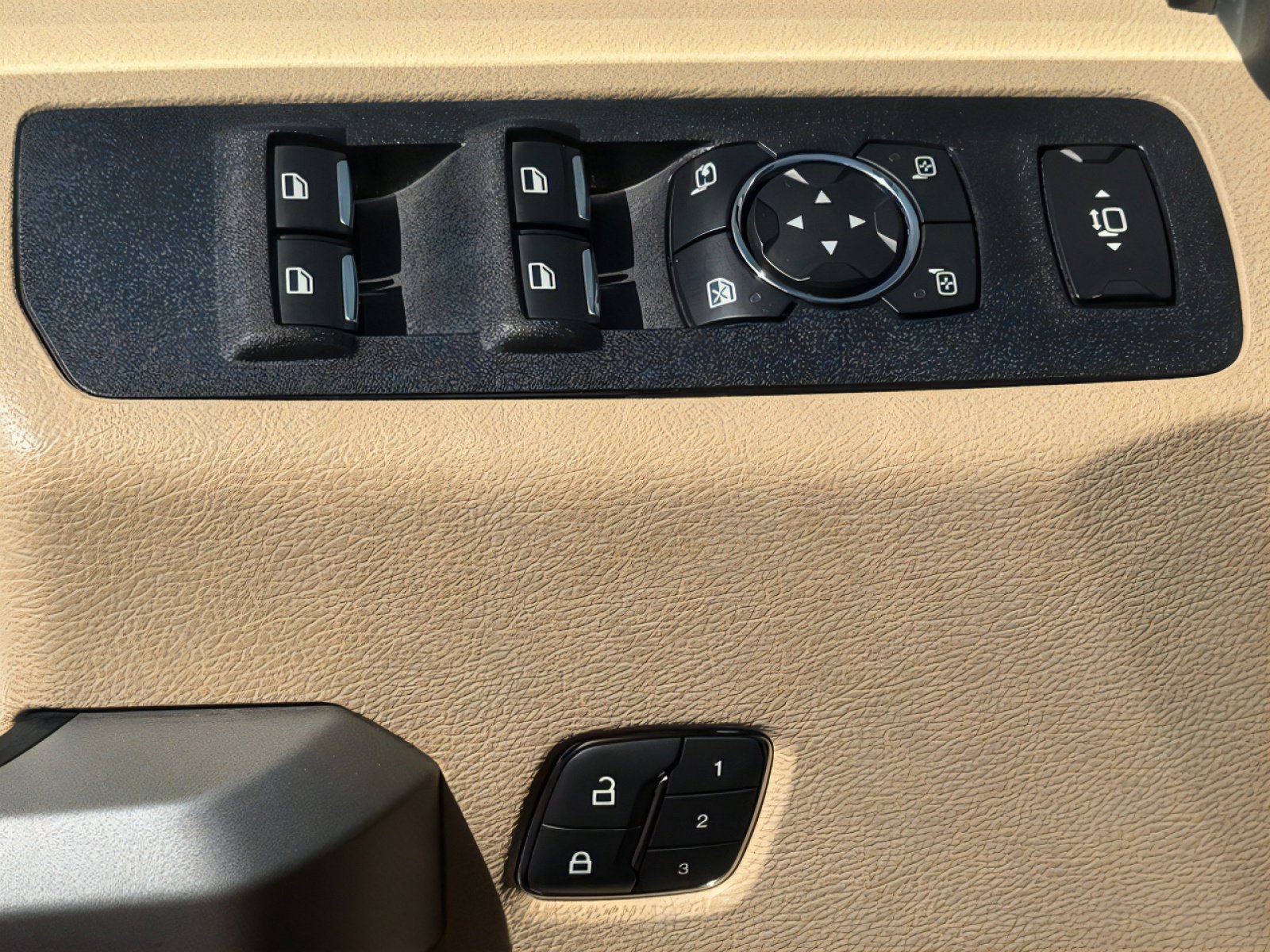 Used 2019 Ford F250 Lariat w/ Lariat Ultimate Package image 29