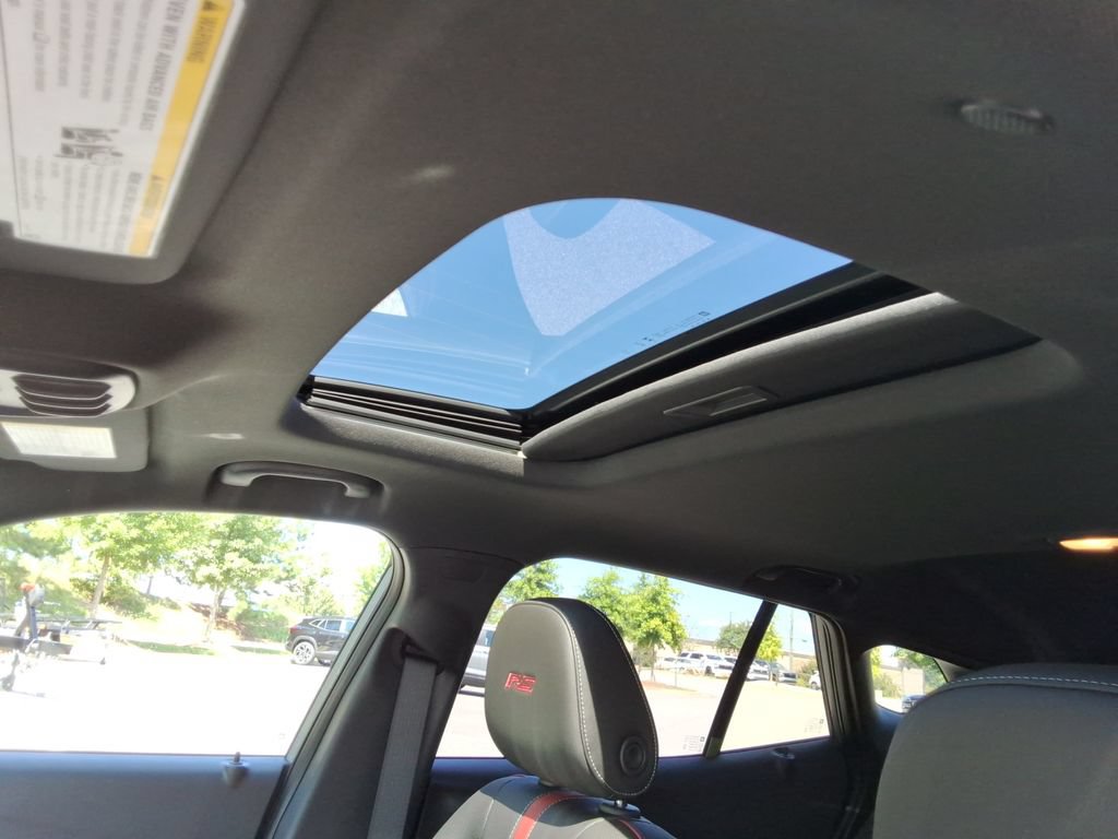 New 2026 Chevrolet Trax RS w/ Sunroof Package FWD image 23