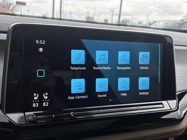 Used 2025 Volkswagen Atlas Cross Sport SE image 33