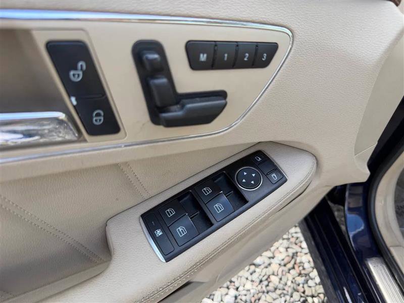 Used 2011 Mercedes-Benz E 350 4MATIC Wagon image 22